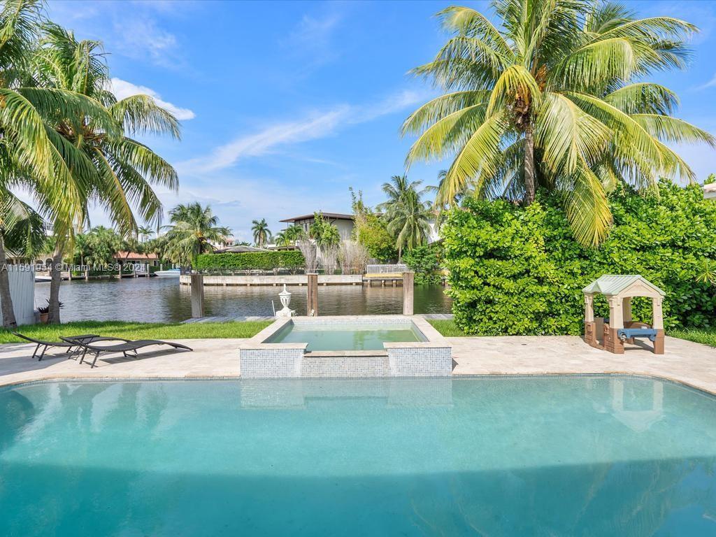 EASTERN SHORES - Residential