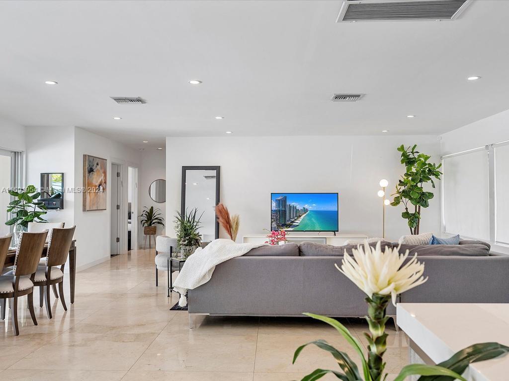 EASTERN SHORES - Residential