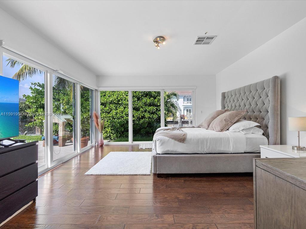 EASTERN SHORES - Residential