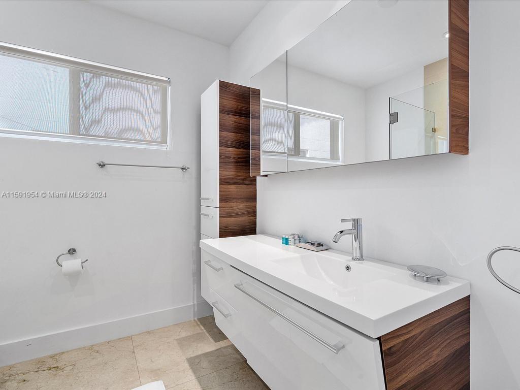 EASTERN SHORES - Residential