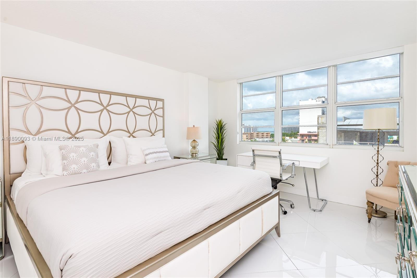 6917 Collins Ave 720