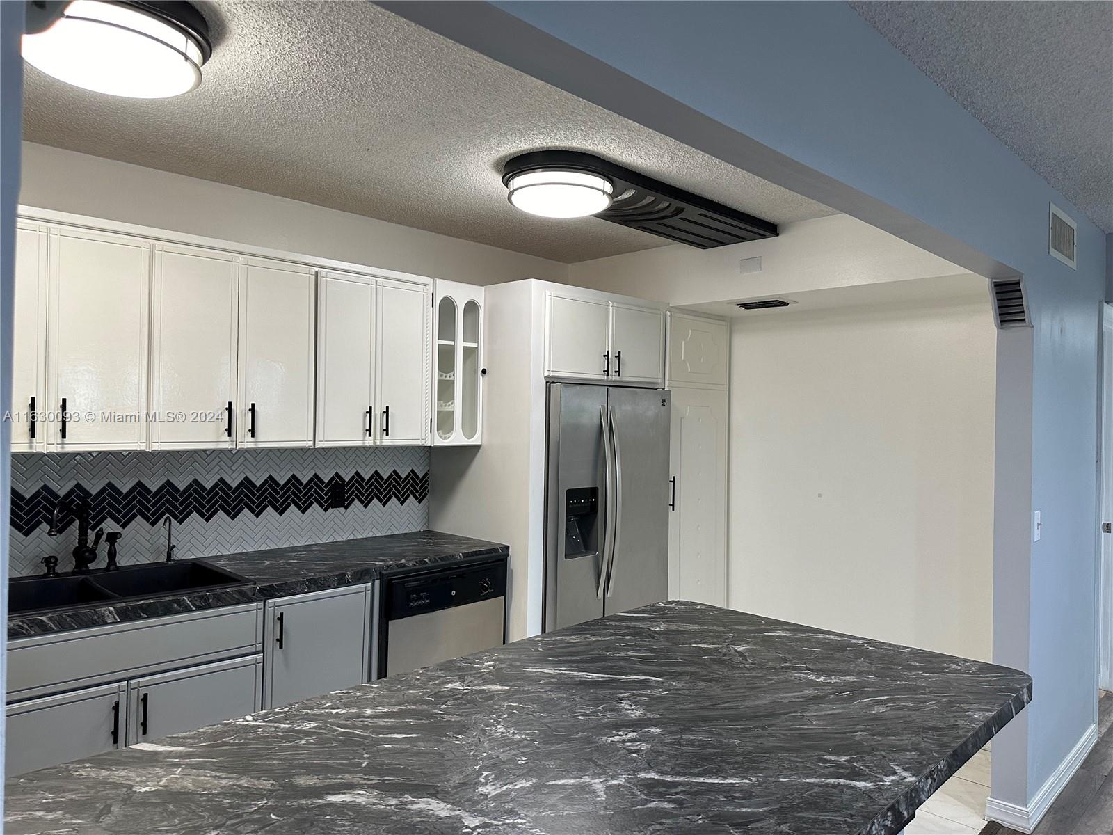 PALM CLUB VILLAGE I CONDO - Residential Lease