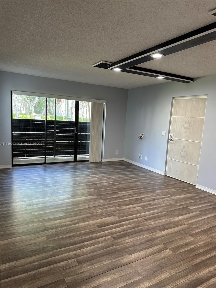 PALM CLUB VILLAGE I CONDO - Residential Lease