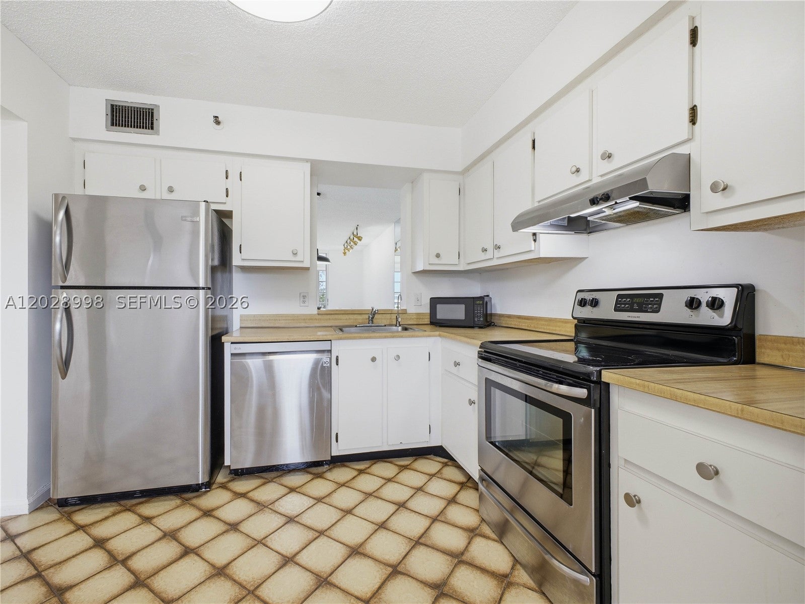 View photos, virtual tours, details... 14623 Bonaire Blvd 405