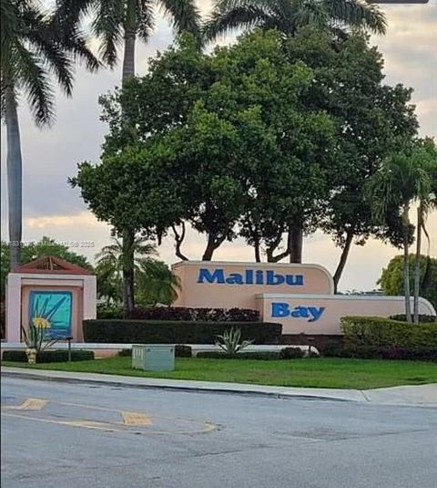 521 NW 208th Cir Pembroke Pines FL 33029