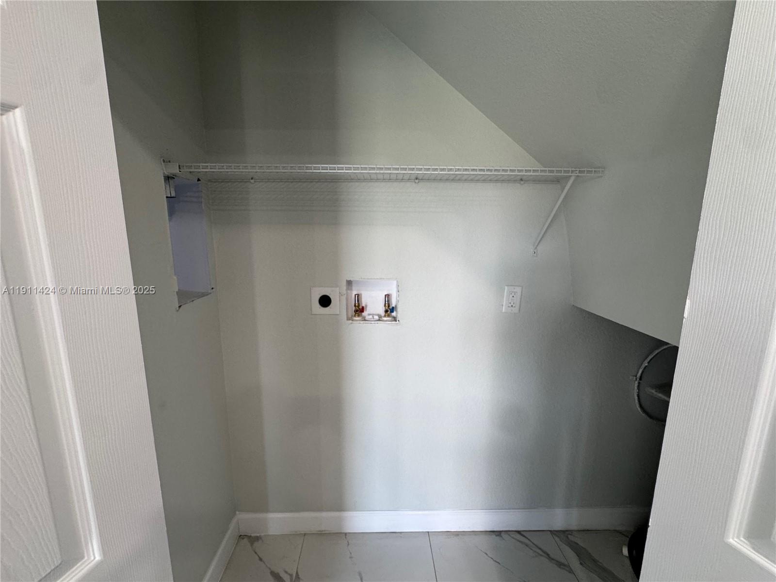 ROCKWOOD SUB - Residential Lease