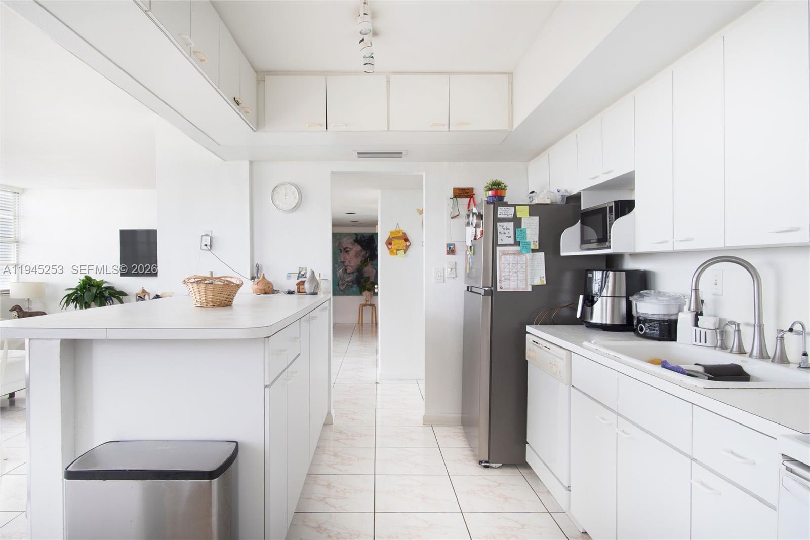 11930 N Bayshore Dr 609