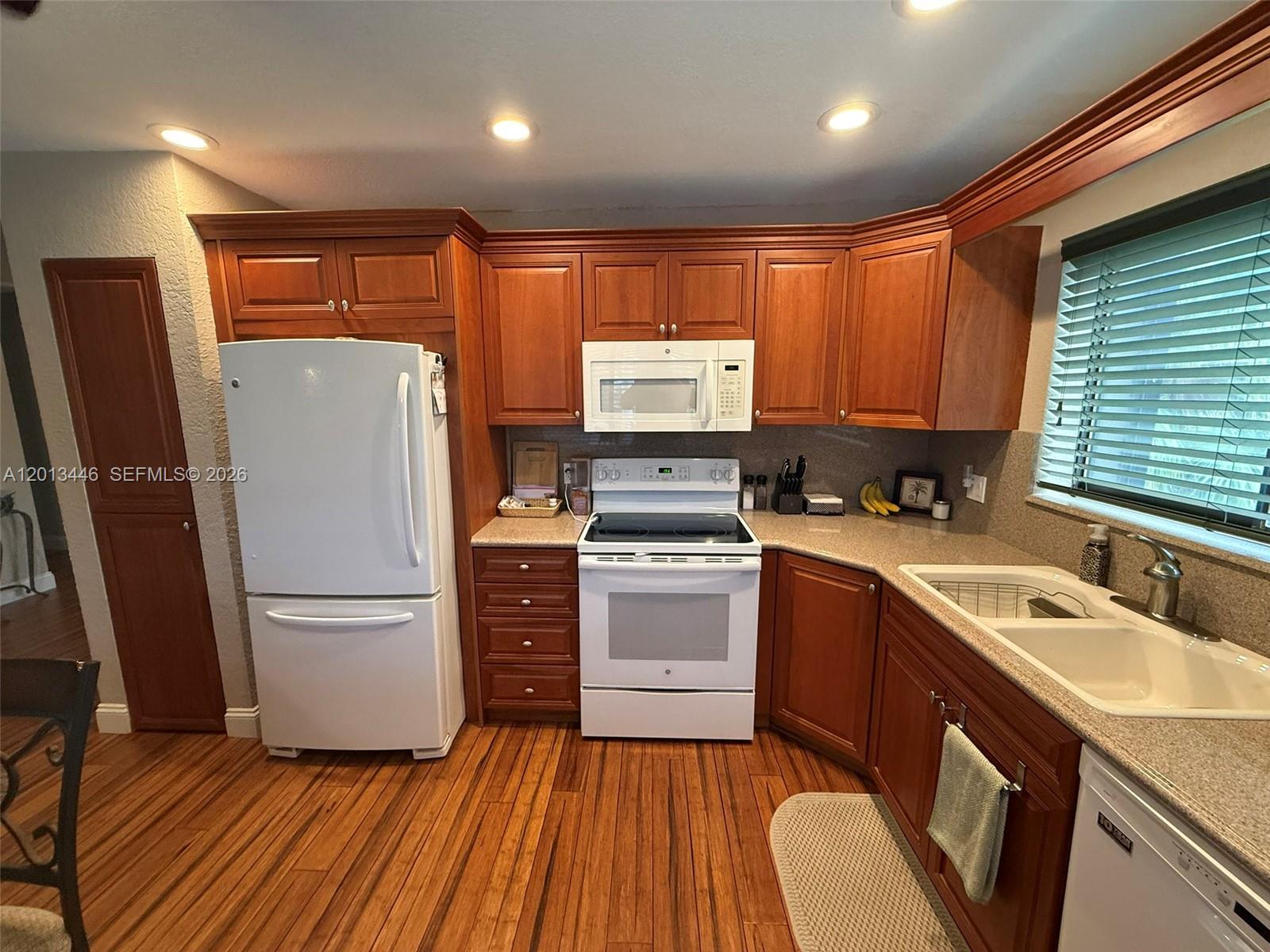 LEXINGTON GREEN CONDO - Residential