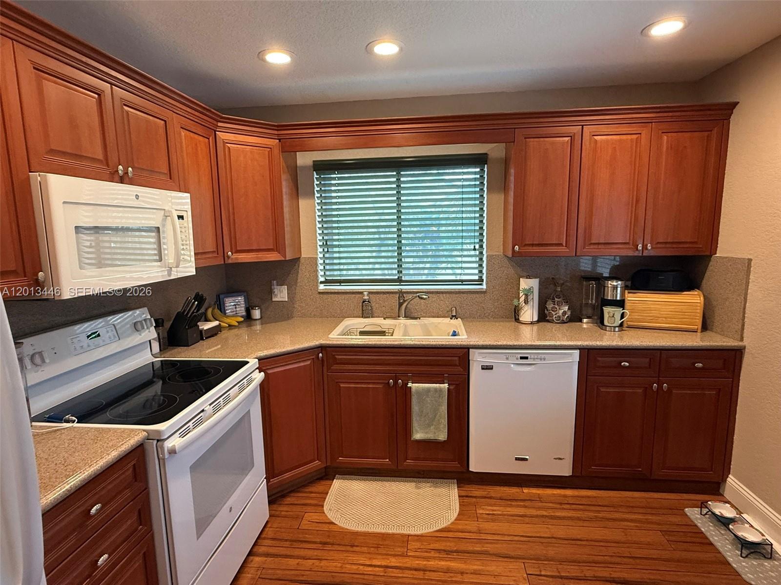 LEXINGTON GREEN CONDO - Residential