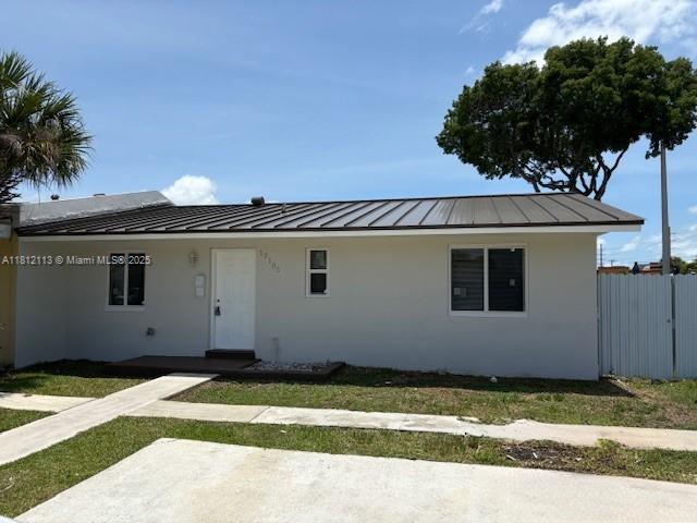 15105 Sw 113th Ct 15105, Miami, Broward County, Florida - 2 Bedrooms  
1 Bathrooms - 