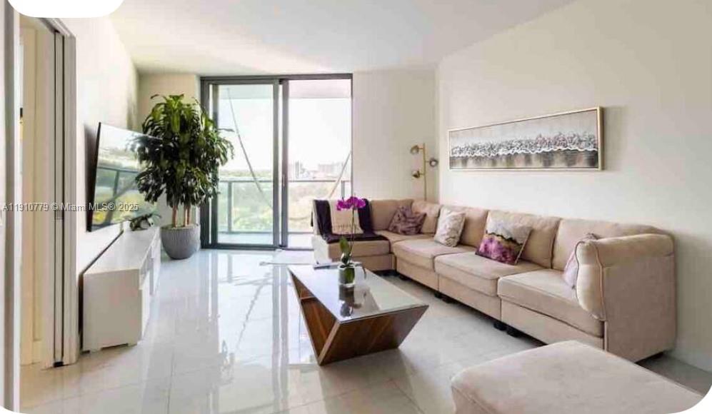 PARAISO BAYVIEWS CONDO - Residential Lease