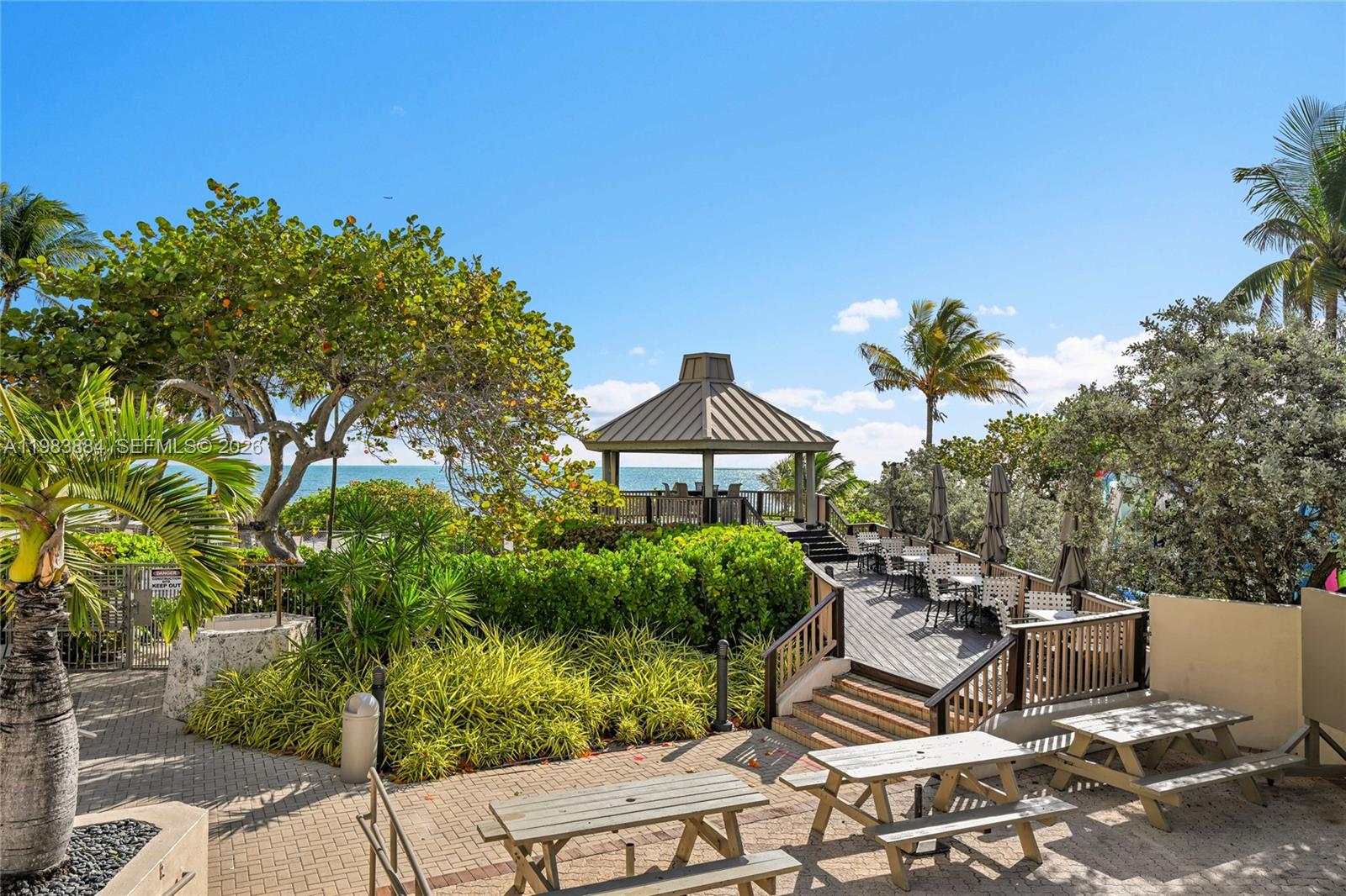 TOWERS OF KEY BISCAYNE CO - Residential Lease