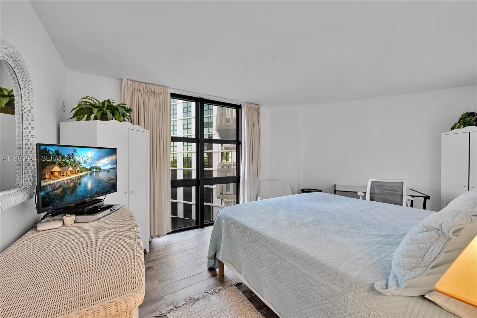 TOWERS OF KEY BISCAYNE CO - Residential Lease