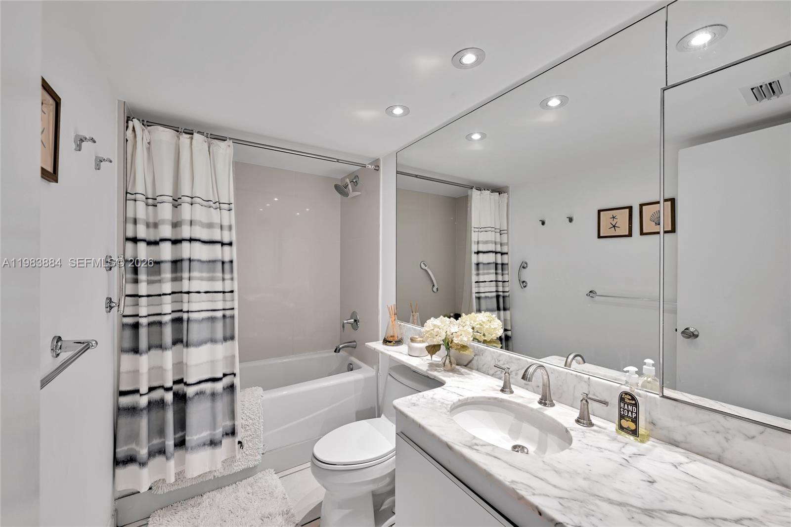 TOWERS OF KEY BISCAYNE CO - Residential Lease