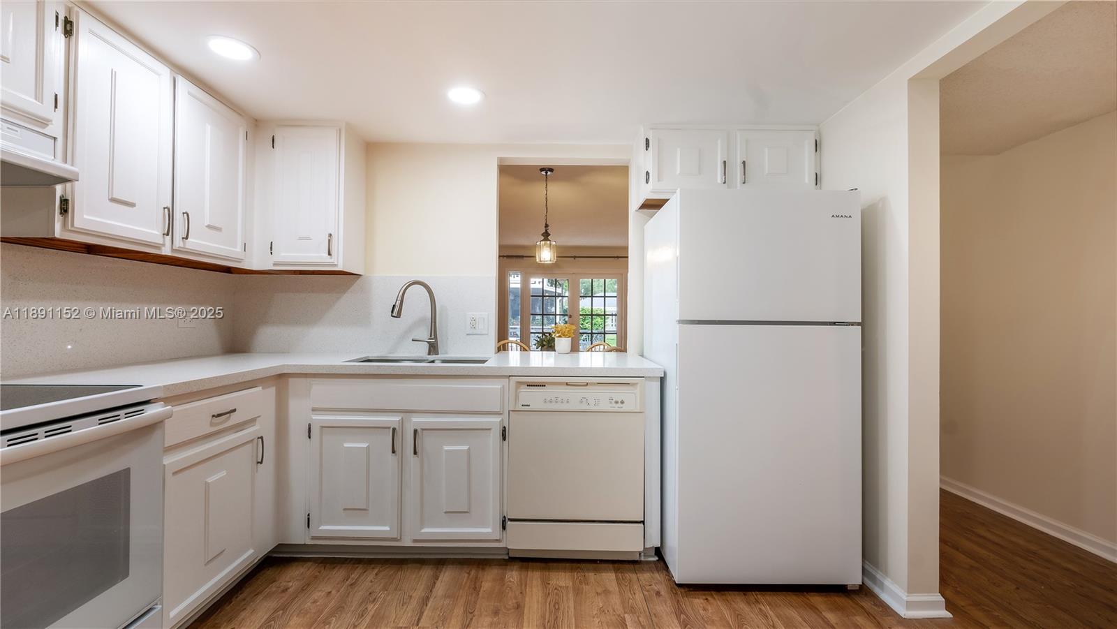 OAK PATHS CONDO - Residential Lease