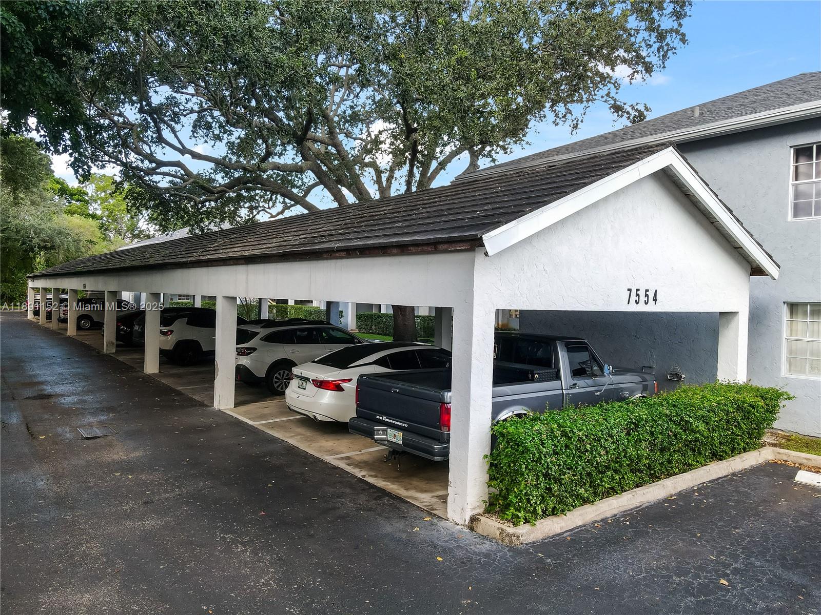 OAK PATHS CONDO - Residential Lease