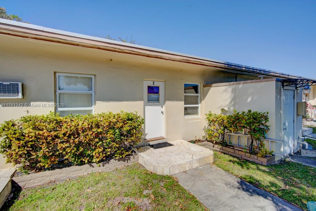 Prime Investment Opportunity!! Great 4-plex in the heart Hollywood Florida ideally situated on a 11,413 sqft lot a block from US-1. Just minutes from Downtown Hollywood’s vibrant Young Circle, beaches, and restaurants. All units rented. (great tenants) Three units month to month and one unit on a lease ending on November 2025. All units are well maintained and clean!! Outside areas are immaculate. All units are equipped with ceiling fans, A/C wall units, refrigerators, and ranges. Roof redone in 1998.