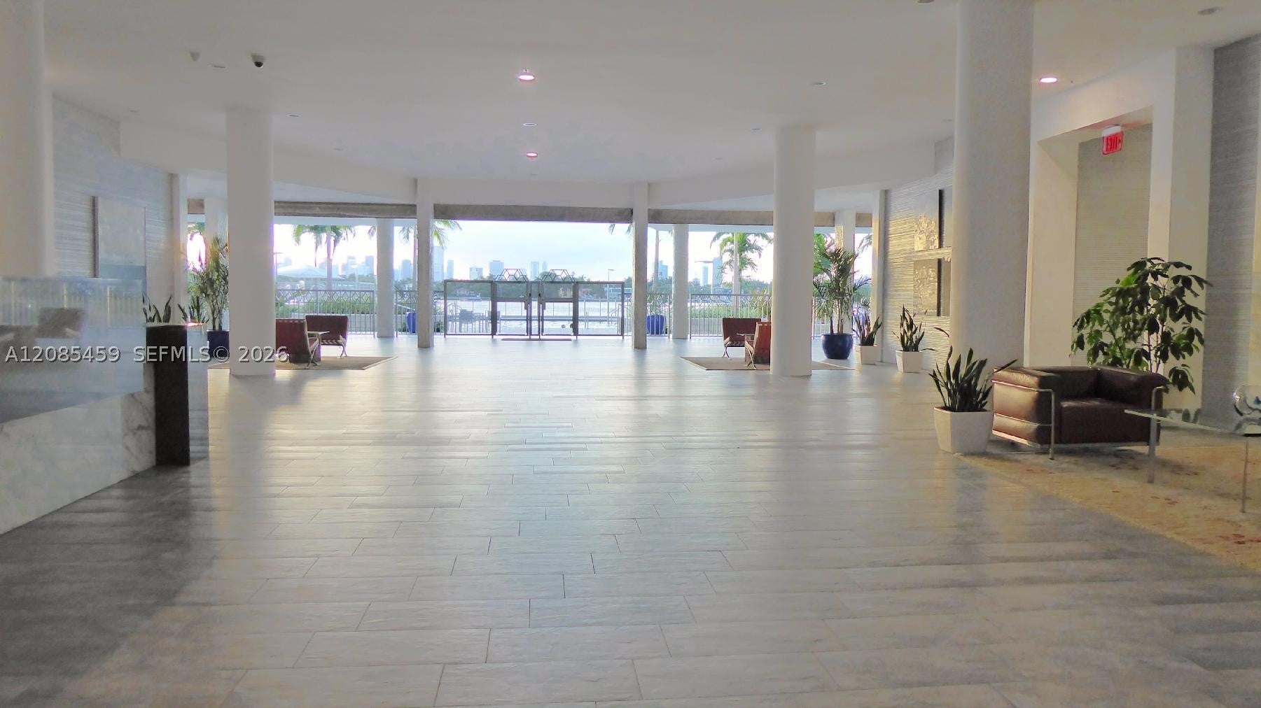 800 West Ave 401