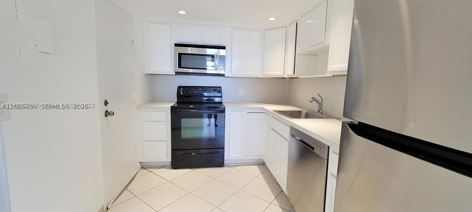 800 West Ave 401
