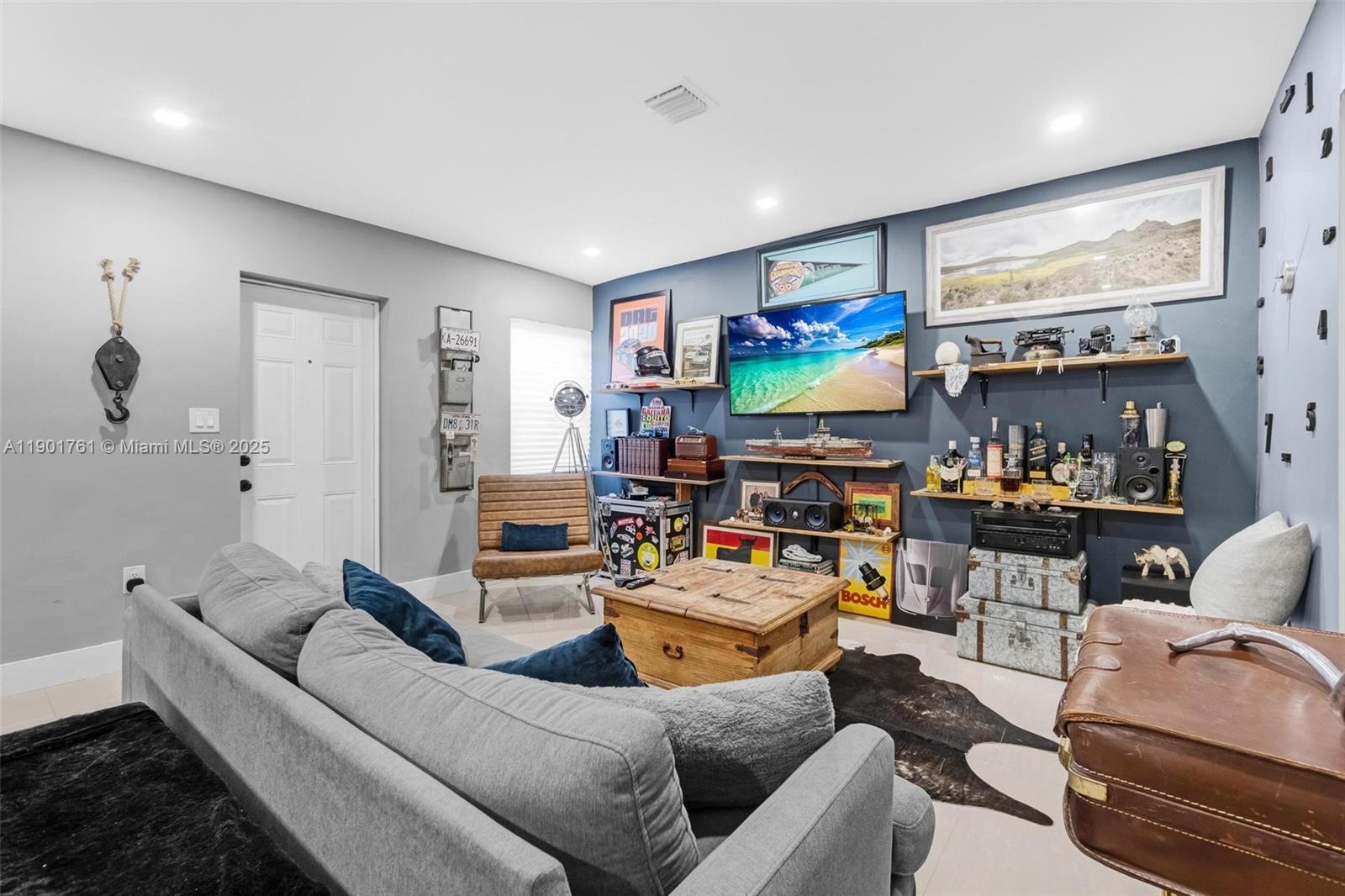 N MIAMI ESTATES - Residential