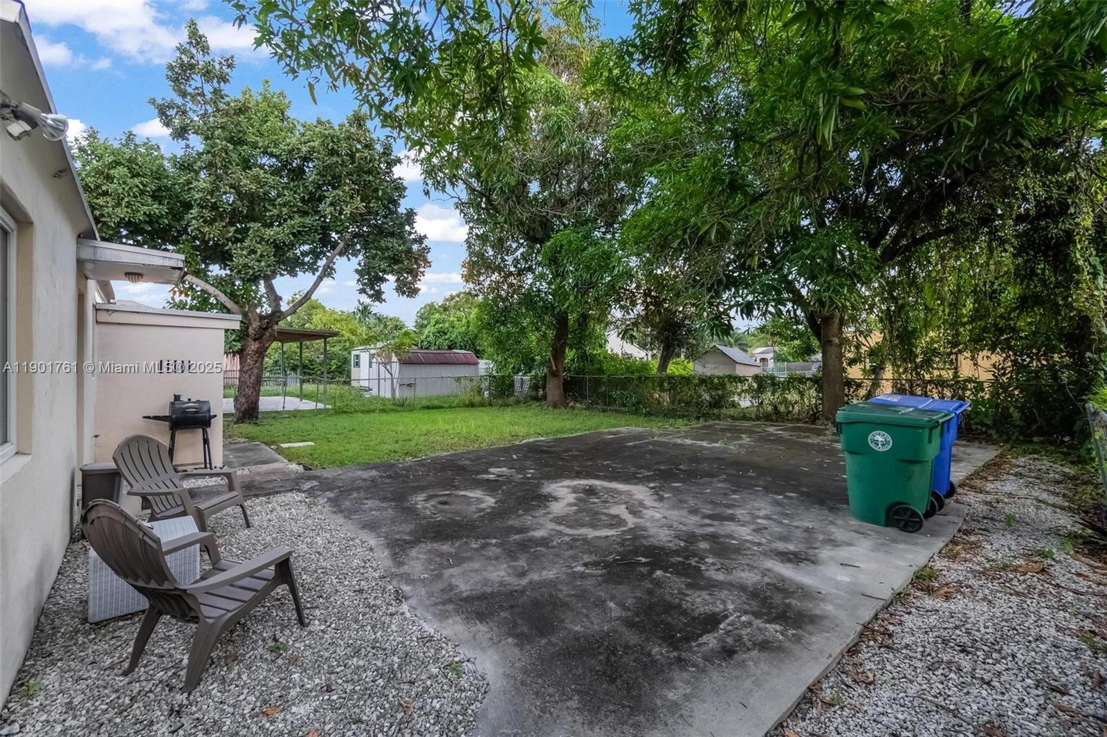 N MIAMI ESTATES - Residential