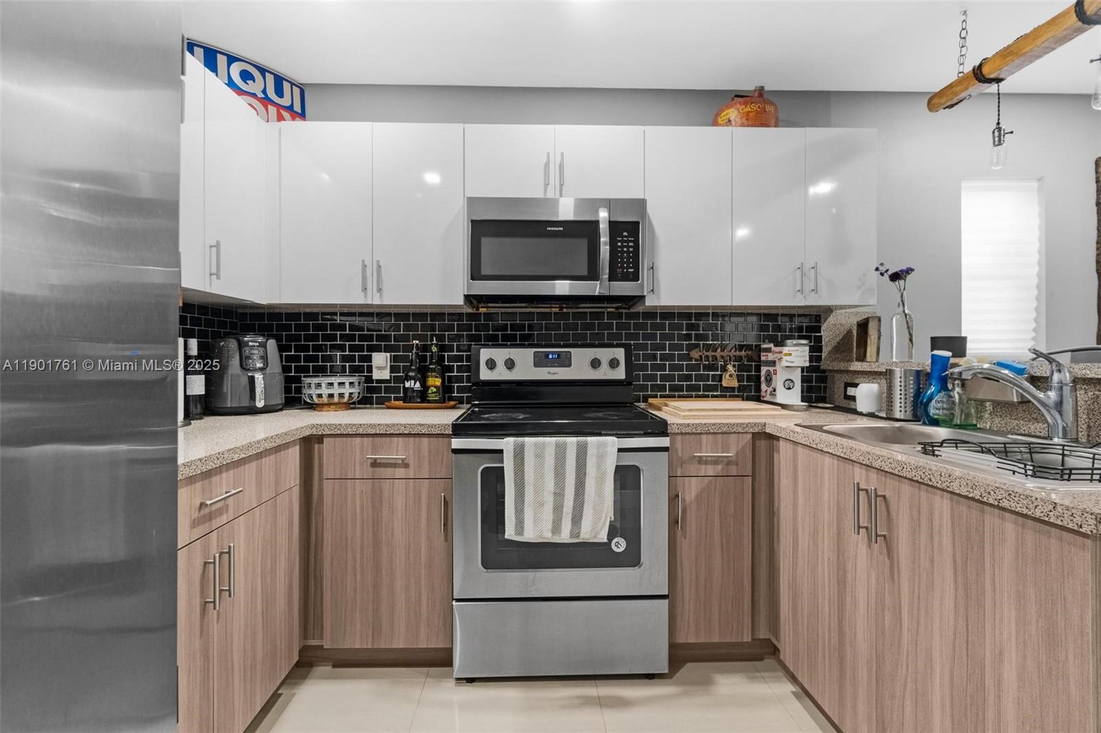 N MIAMI ESTATES - Residential