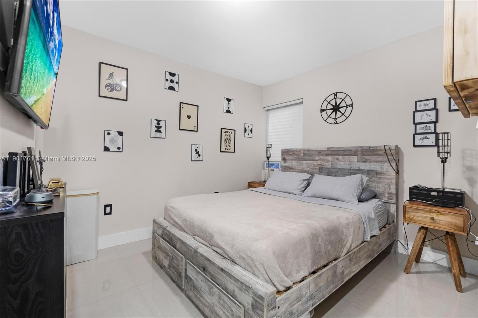 N MIAMI ESTATES - Residential