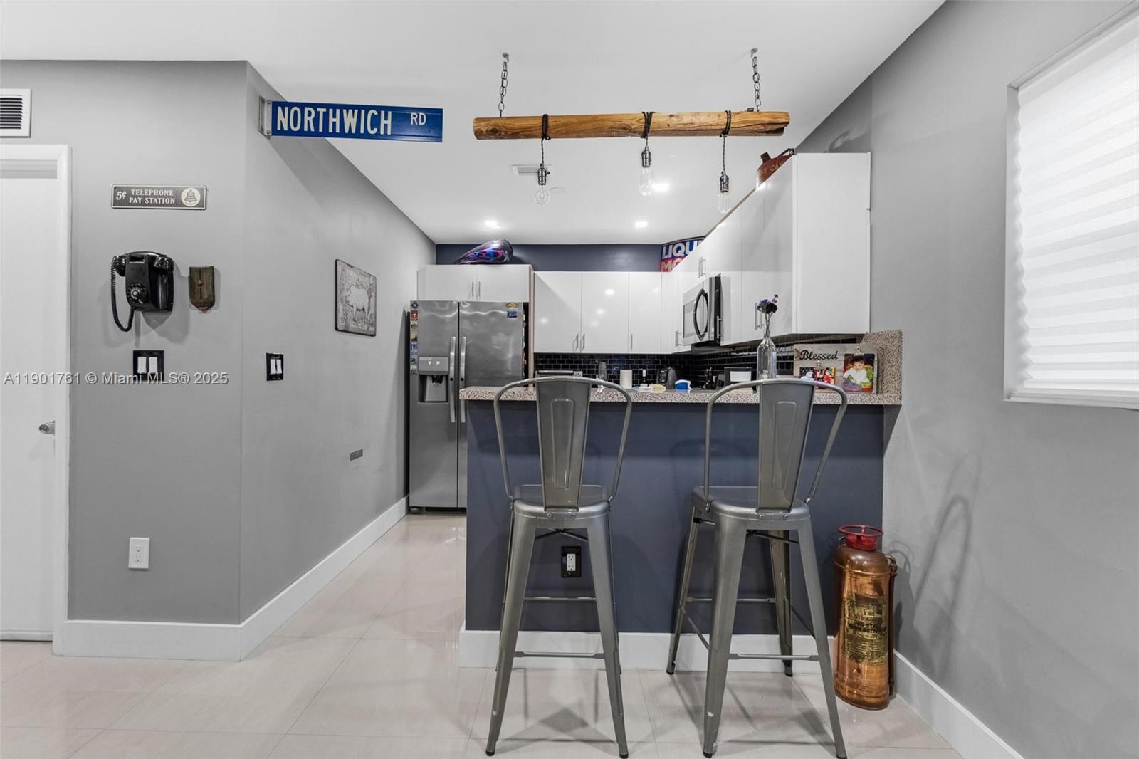 N MIAMI ESTATES - Residential