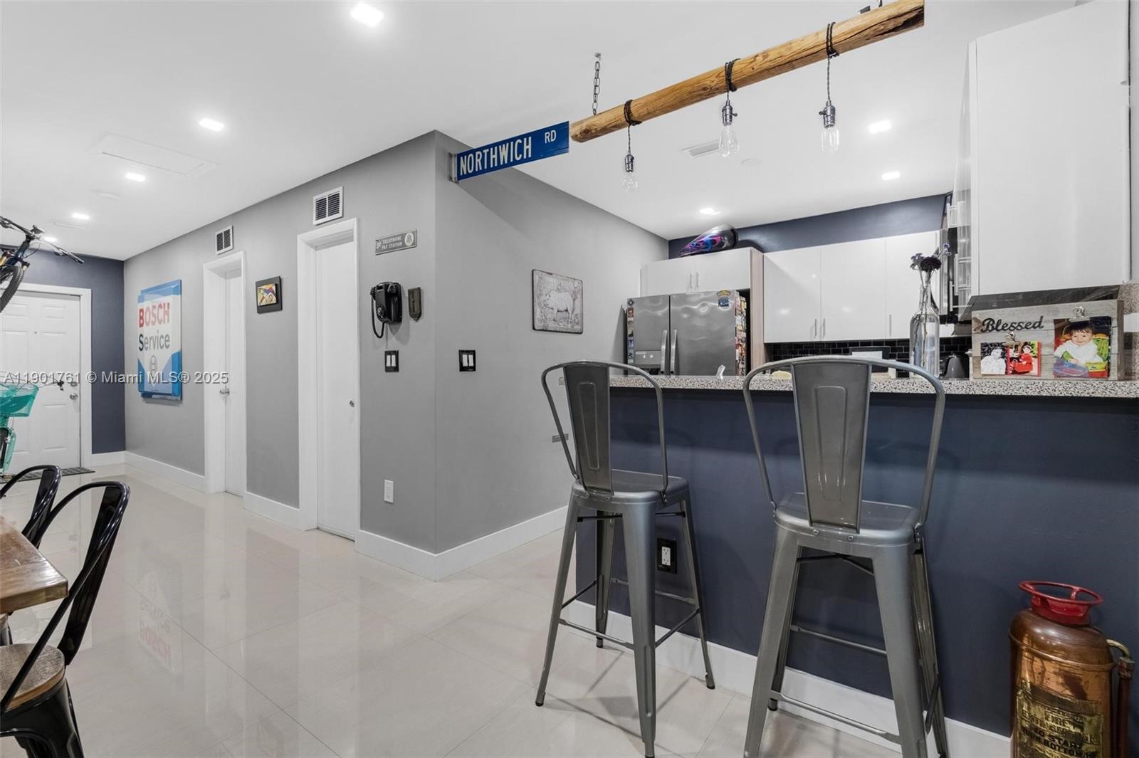 N MIAMI ESTATES - Residential