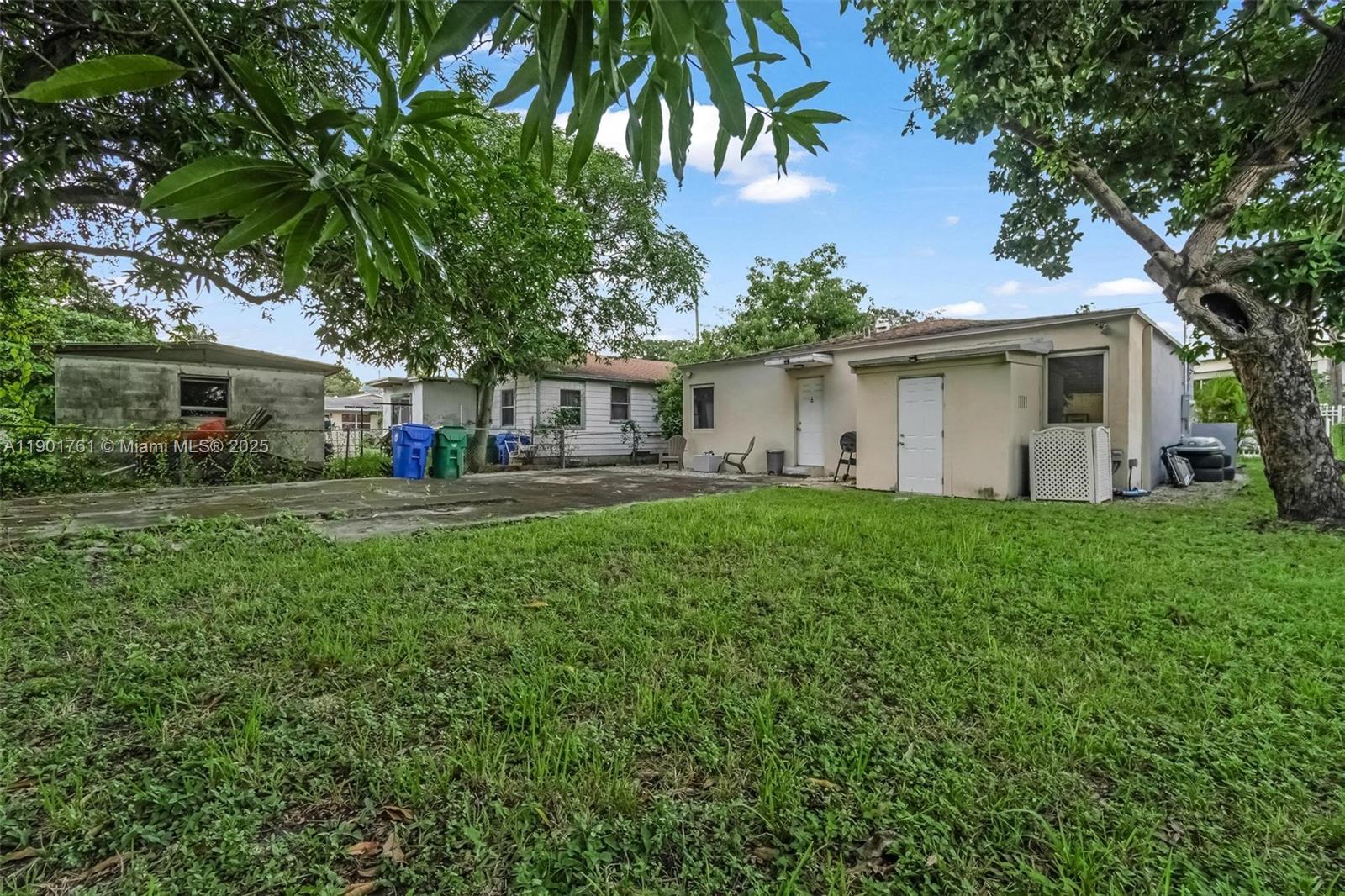 N MIAMI ESTATES - Residential