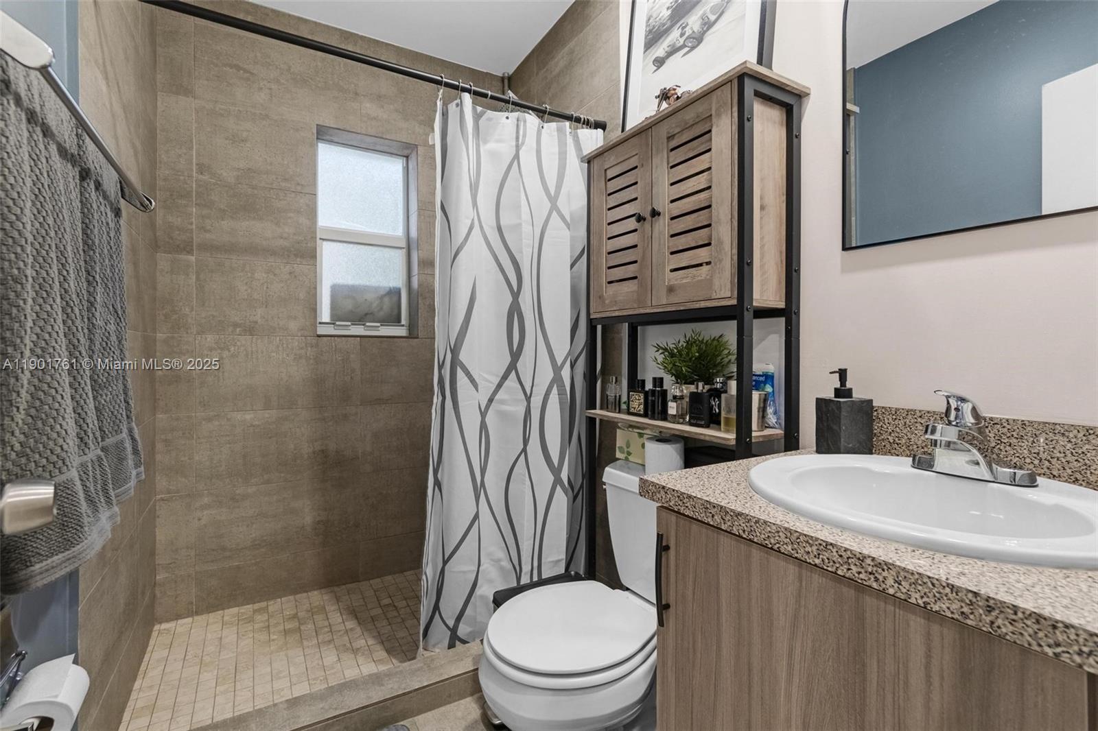 N MIAMI ESTATES - Residential
