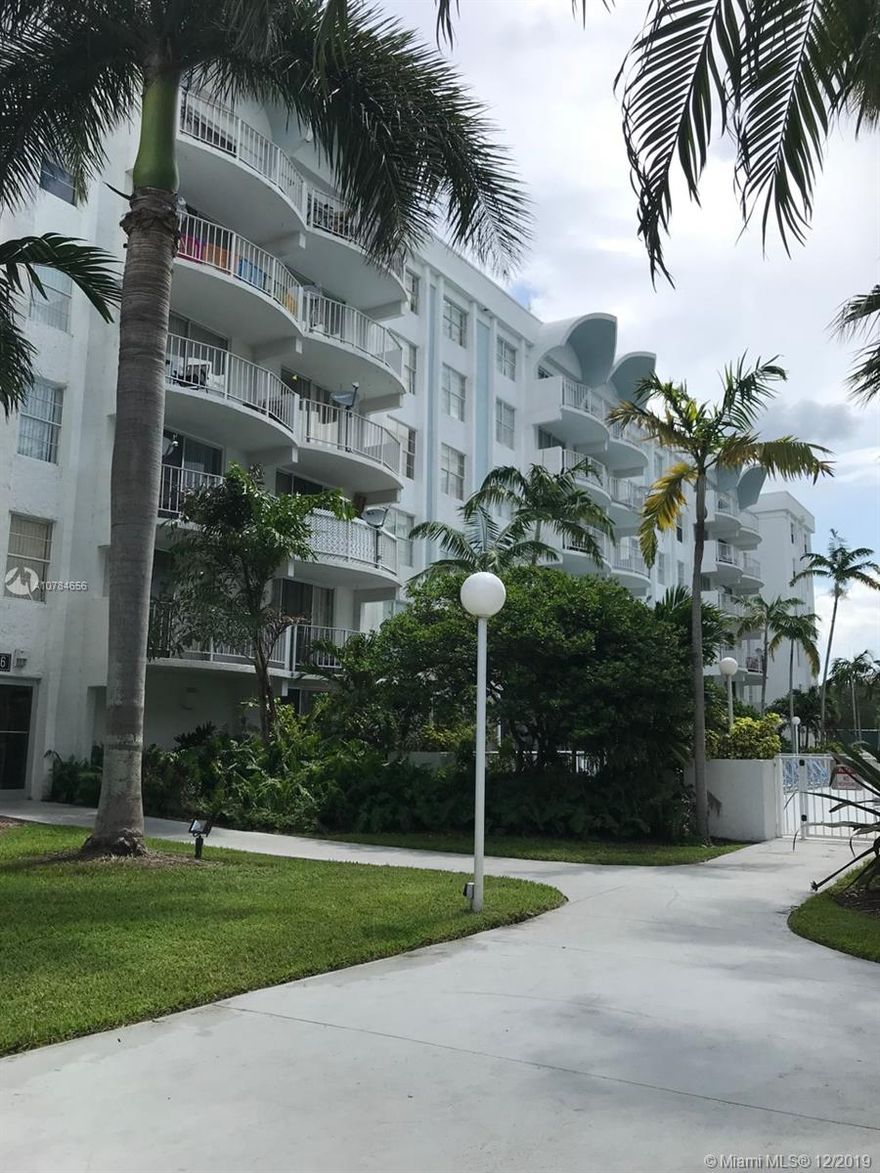 Spacious 1/1 unit, ***Great location**** close to I 95, Turnpike and 826. 24/7 security guard at the gate, management on-site, maintained community, fitness room, pool, and tennis court. Ideal for a young couple. Please take note about Showing time Monday through Friday 9:00 AM - 4:00 PM Saturday 9:00 Am - 12:00 M
Best Prices on market