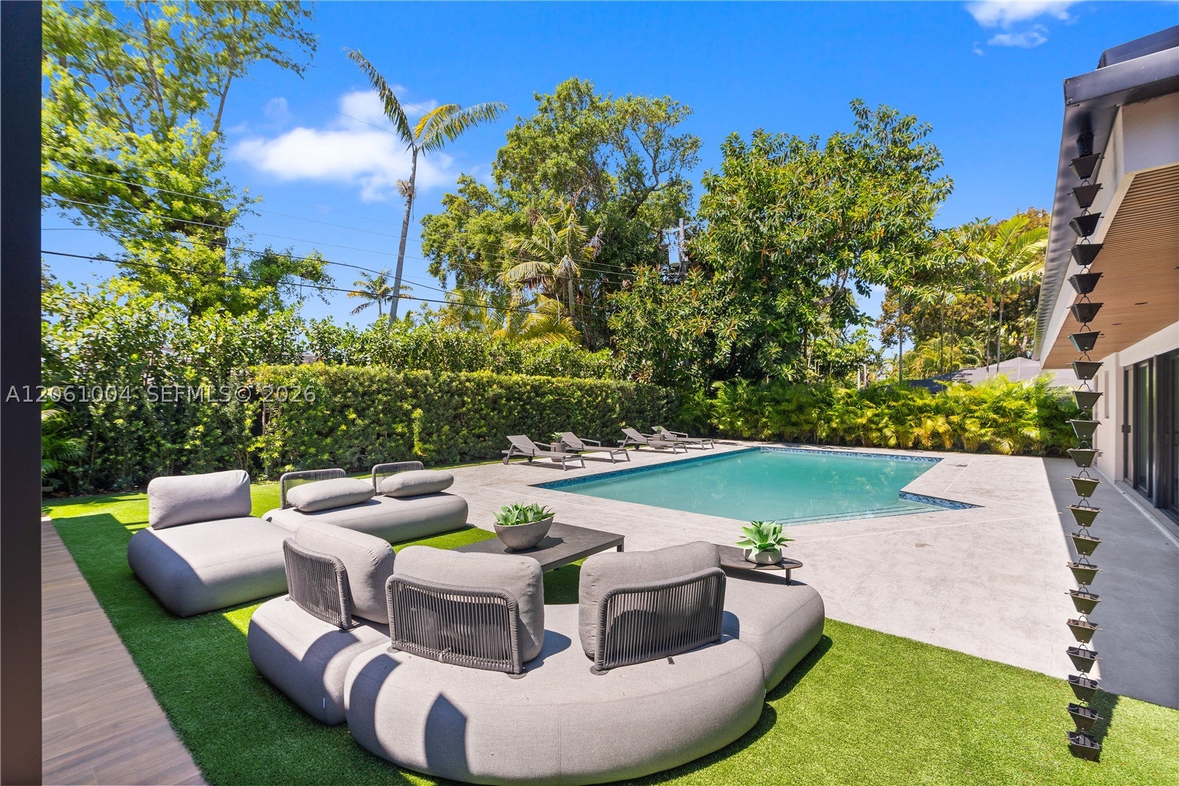 20020 NE 21st Ct, Miami, FL, 33179/$3,750,000 4 20020 NE 21st Ct