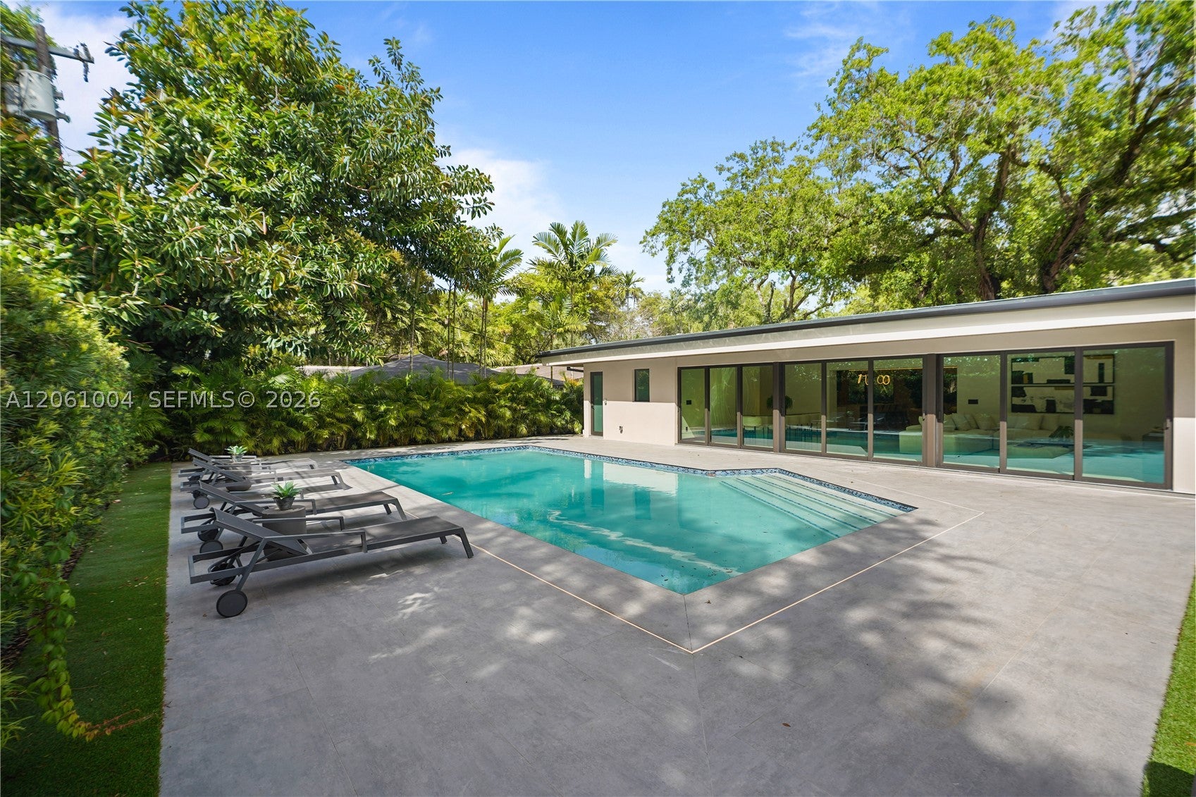20020 NE 21st Ct, Miami, FL, 33179/$3,750,000 3 20020 NE 21st Ct