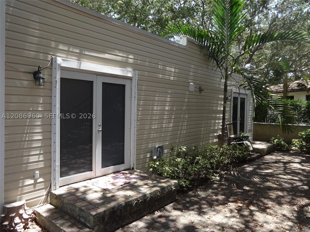 Photo of 1212 SE 6th St #1-4, Fort Lauderdale, FL 33301 (MLS # A12086960)