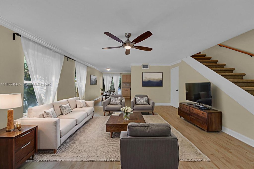 Photo of 307 SW 11th Ct, Fort Lauderdale, FL 33315 (MLS # A11872126)