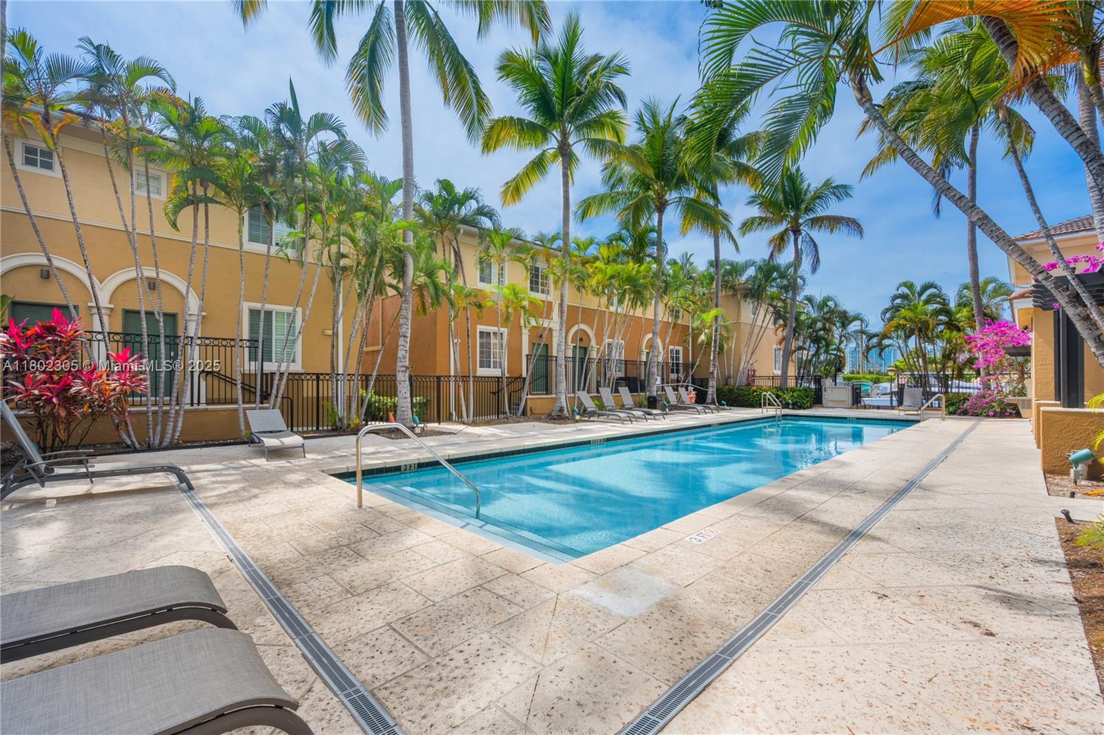 AVENTI AT AVENTURA CONDO - Residential