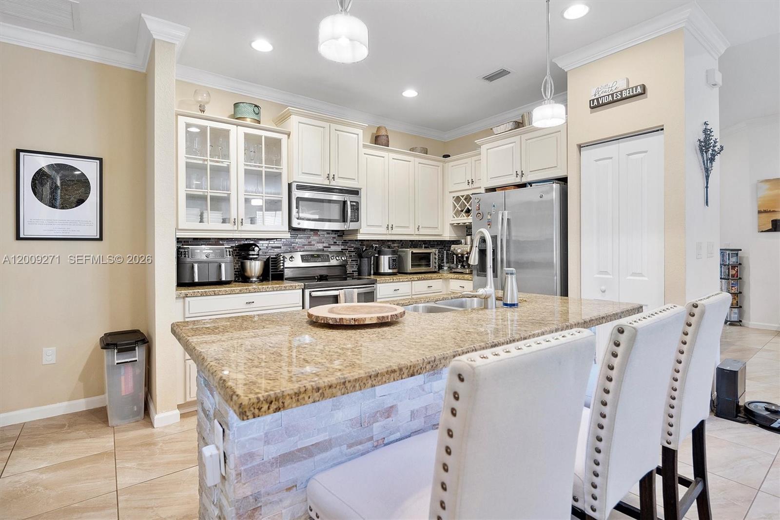 HEMINGWAY POINT - Residential