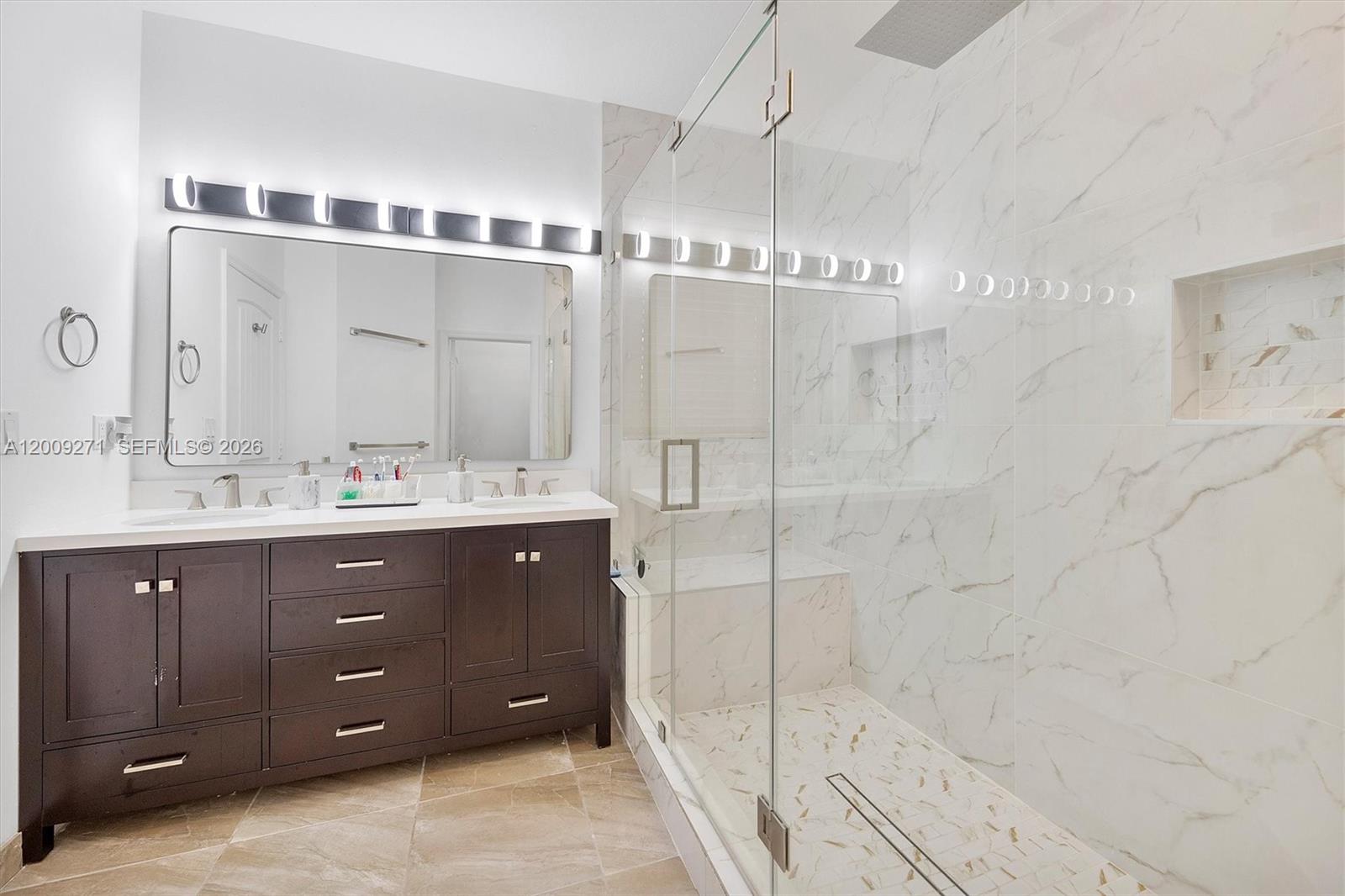 HEMINGWAY POINT - Residential