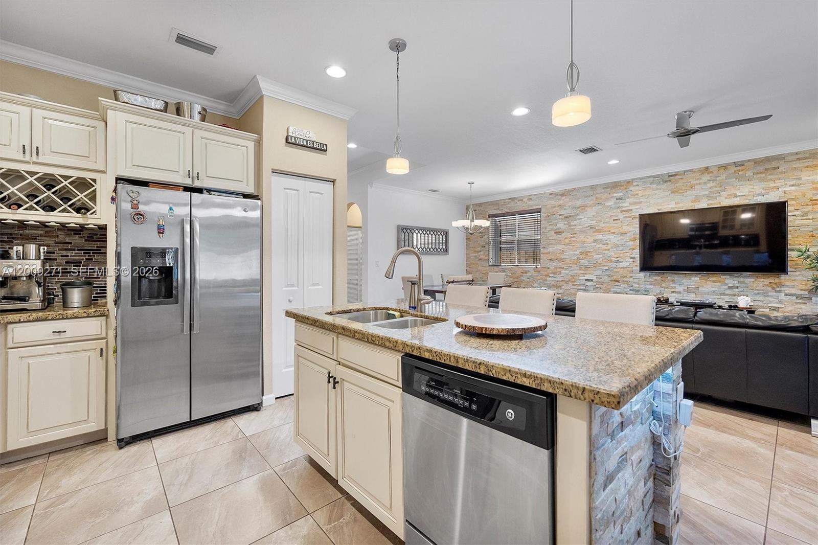 HEMINGWAY POINT - Residential