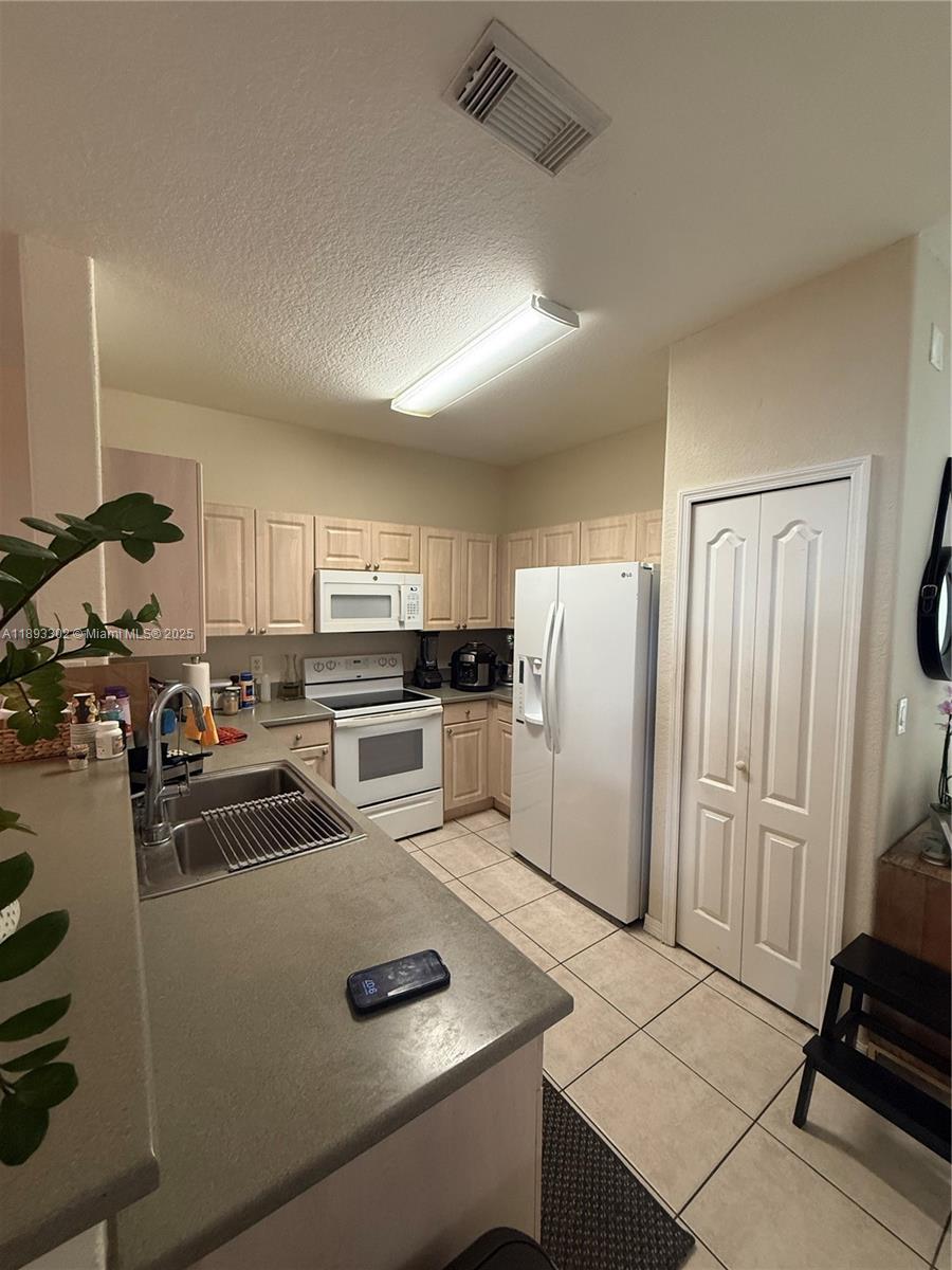 SANDCASTLES AT DORAL - Residential