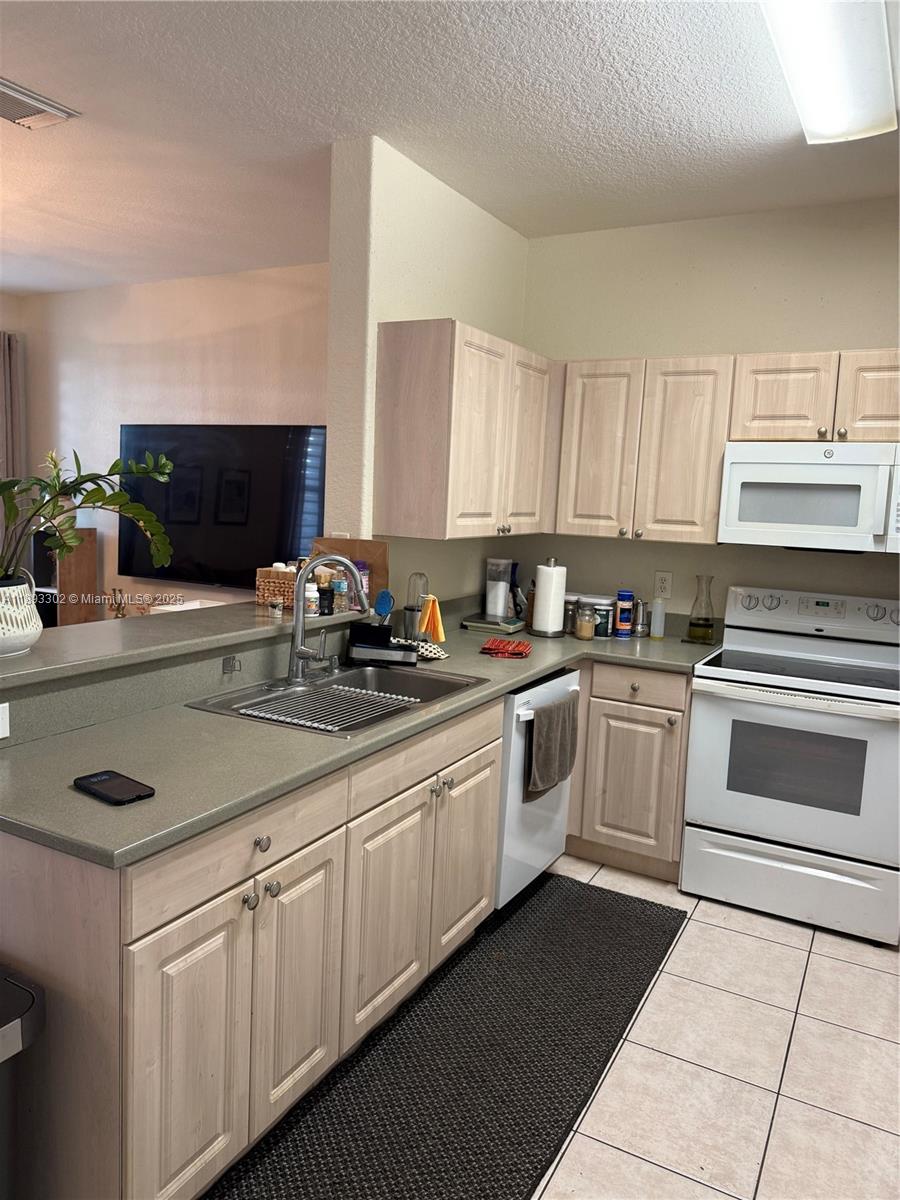 SANDCASTLES AT DORAL - Residential