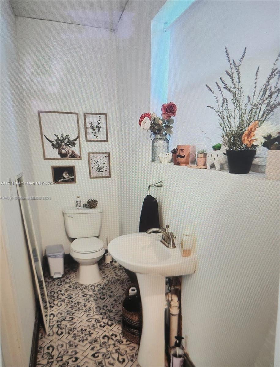 2251 NW 87th Ter