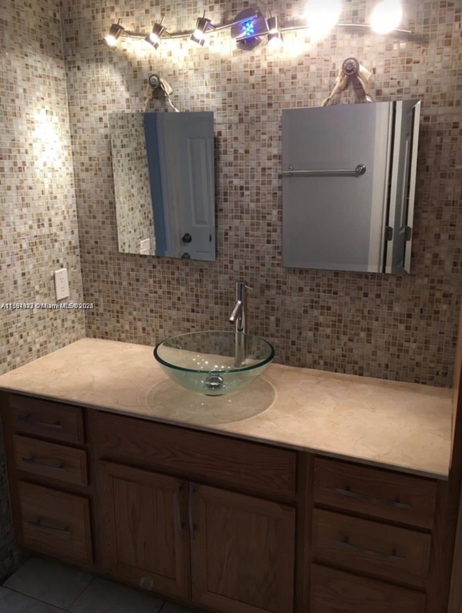 PENINSULA AT INTL GARDENS - Residential