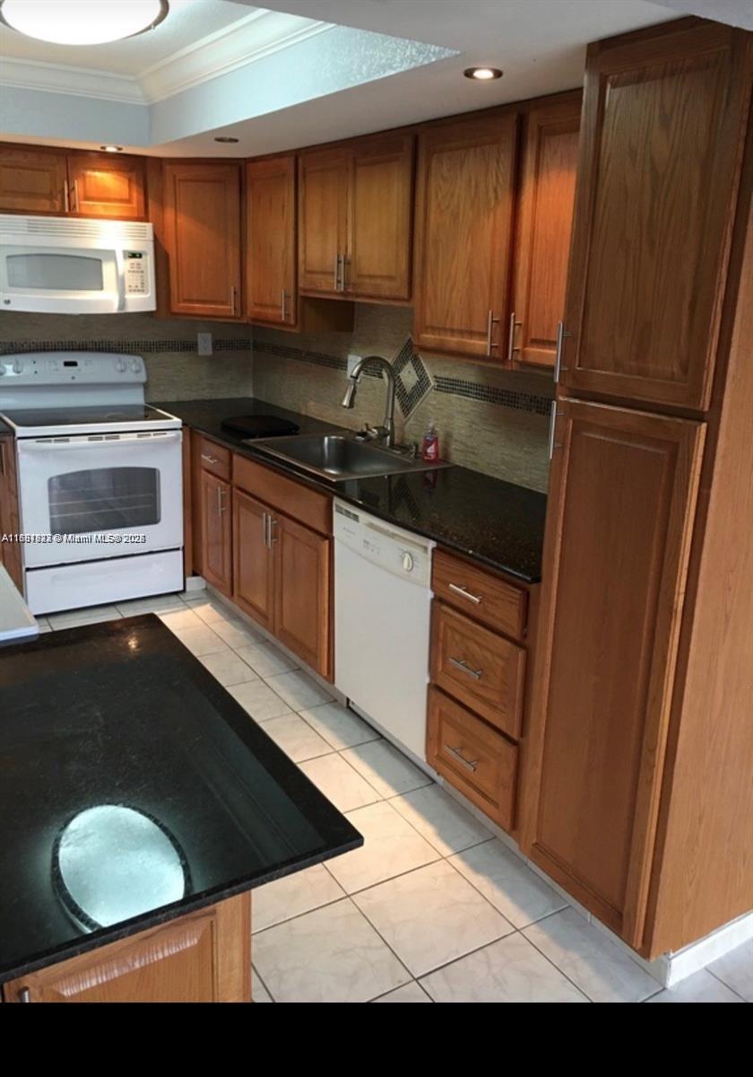 PENINSULA AT INTL GARDENS - Residential