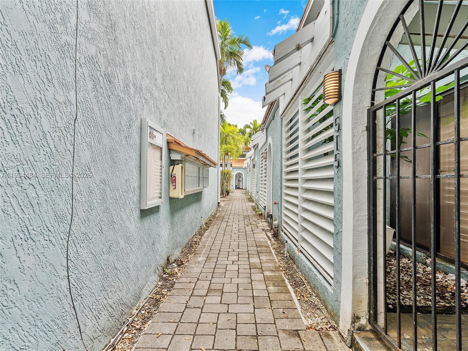 CORONA BAY TOWNHOUSES CON - Residential