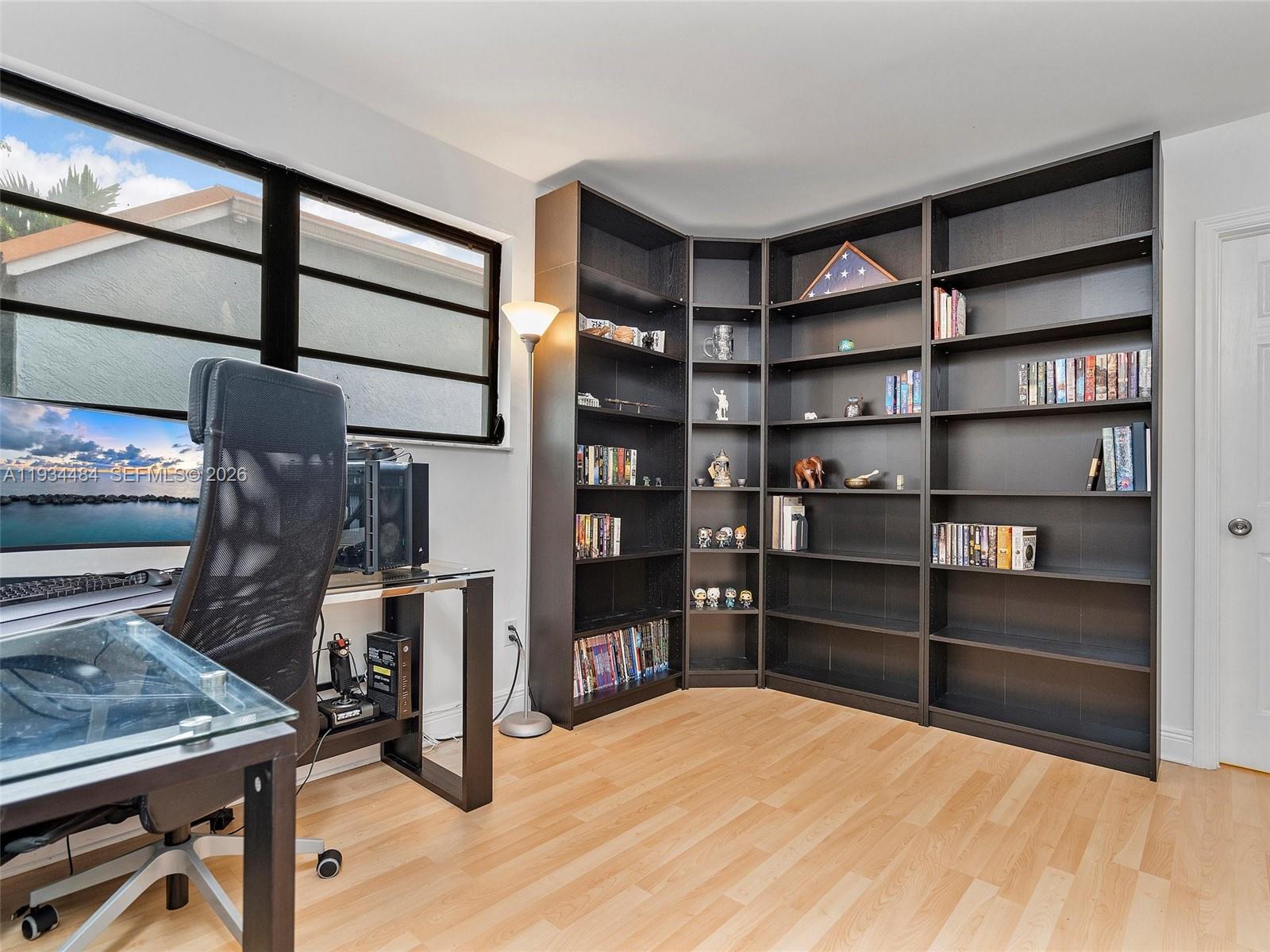 CORONA BAY TOWNHOUSES CON - Residential