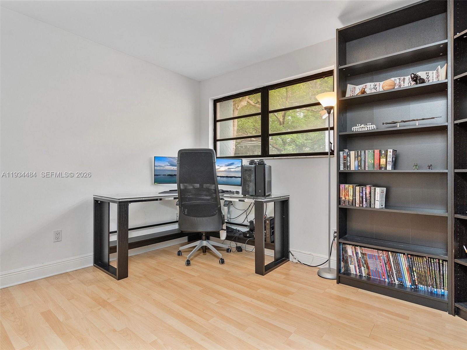 CORONA BAY TOWNHOUSES CON - Residential