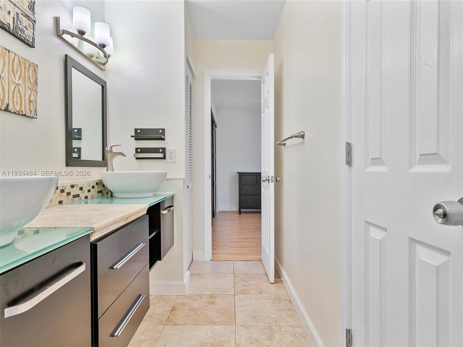 CORONA BAY TOWNHOUSES CON - Residential