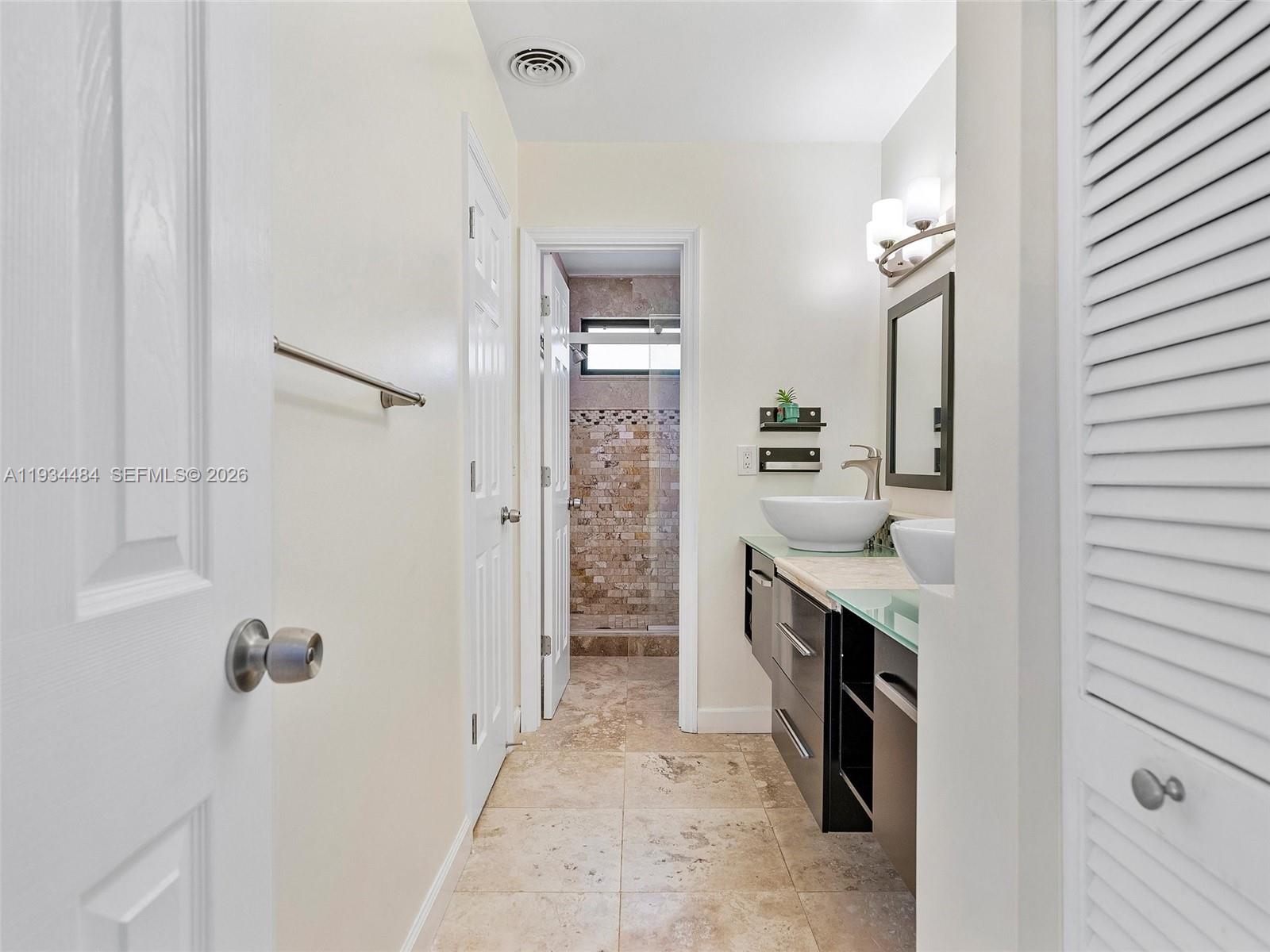 CORONA BAY TOWNHOUSES CON - Residential